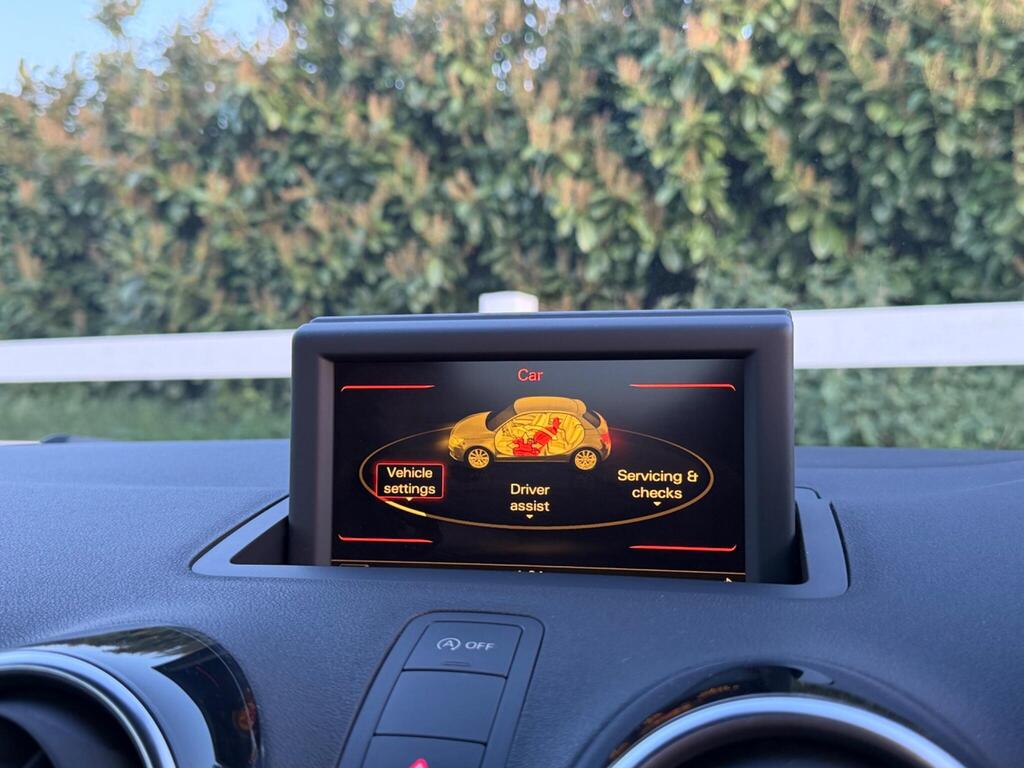 2013 Audi A1 thumbnail 25