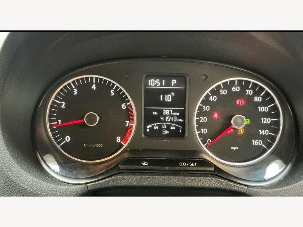 2010 Volkswagen Polo thumbnail 10