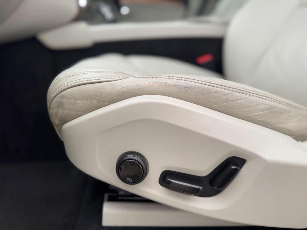 Volvo XC90 2.0 D5 Inscription Geartronic 4WD Euro 6 (s/s) 5dr thumbnail 25