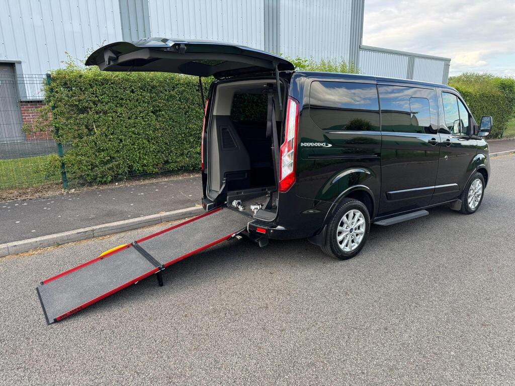 Ford Tourneo Custom Minibus 2.0 320 EcoBlue Titanium L1 Euro 6 (s/s) 5dr