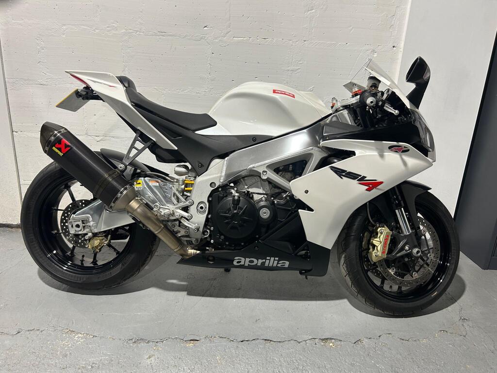 Aprilia RSV4