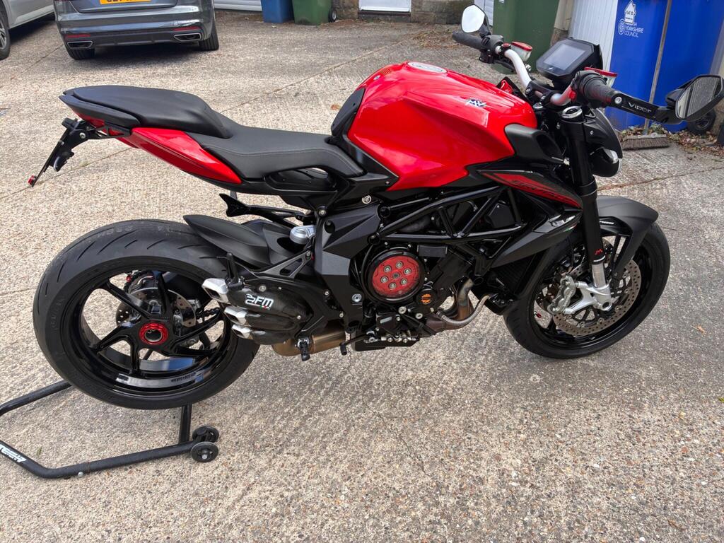 MV Agusta Brutale 800