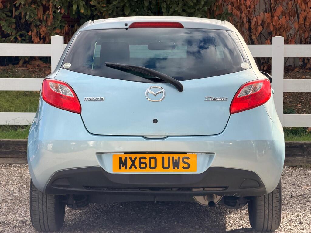 2011 Mazda Mazda2 thumbnail 17