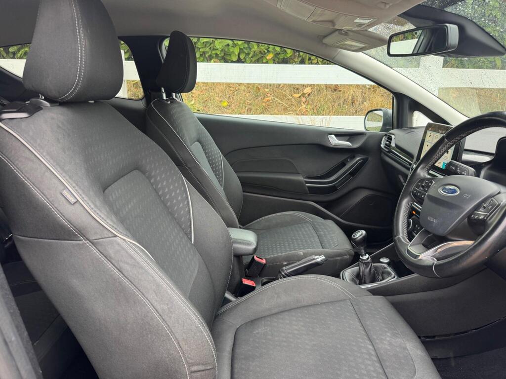 Ford Fiesta 1.0T EcoBoost Titanium Euro 6 (s/s) 3dr thumbnail 13