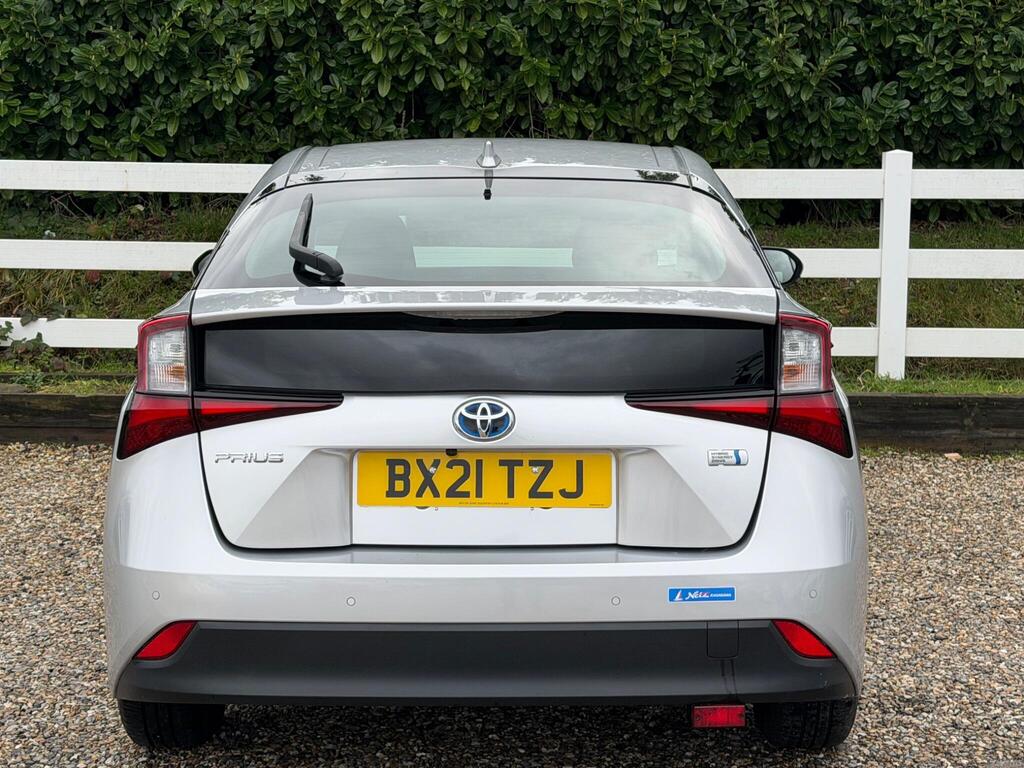 2021 Toyota Prius thumbnail 11