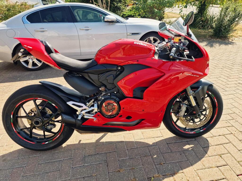 Ducati Panigale V2