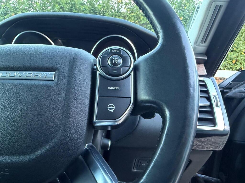 2017 Land Rover Discovery thumbnail 53