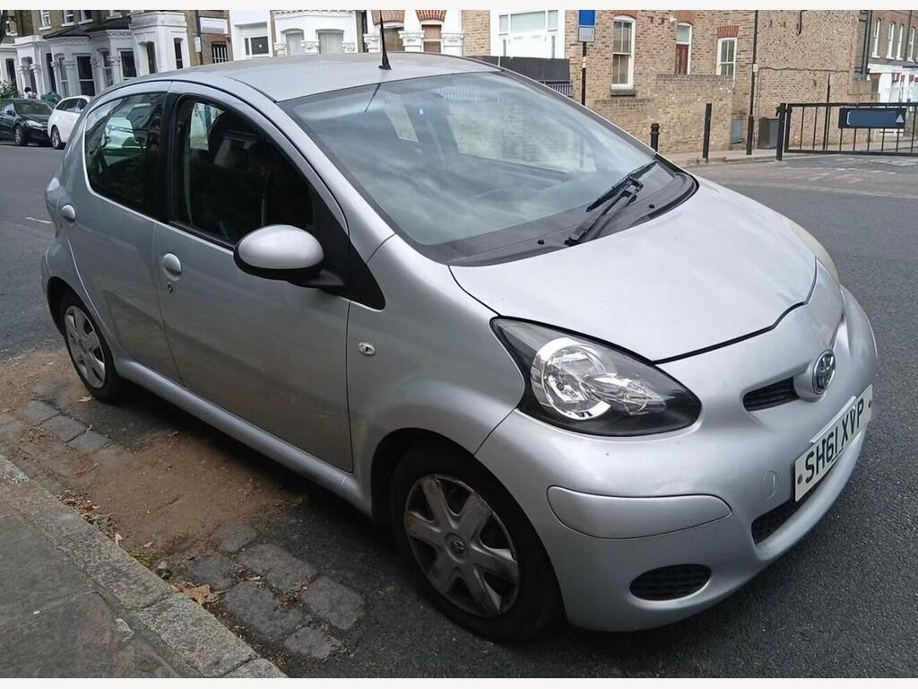 Toyota AYGO Hatchback 1.0 VVT-i Ice Euro 5 5dr