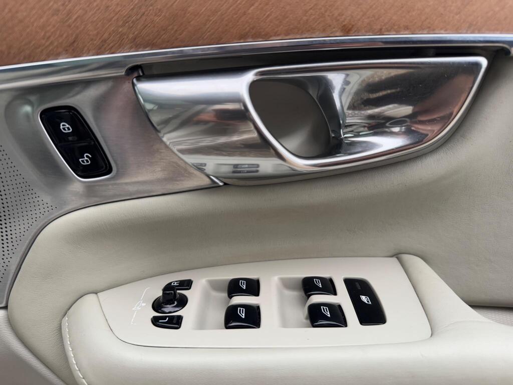 Volvo XC90 2.0 D5 Inscription Geartronic 4WD Euro 6 (s/s) 5dr thumbnail 36