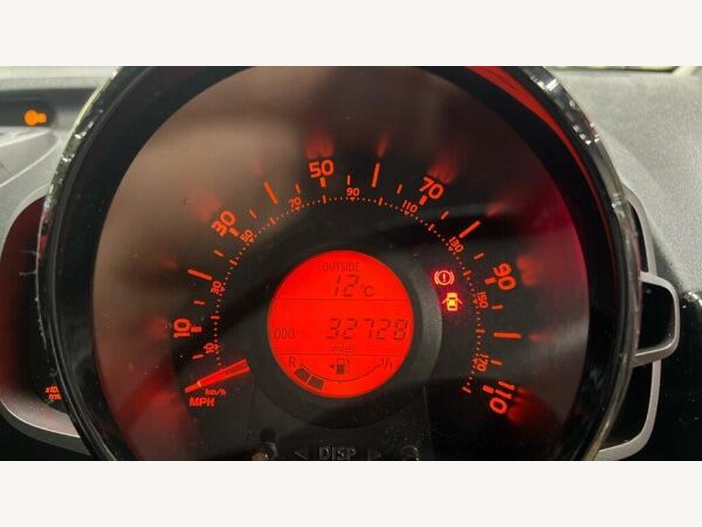 2015 Toyota AYGO thumbnail 13