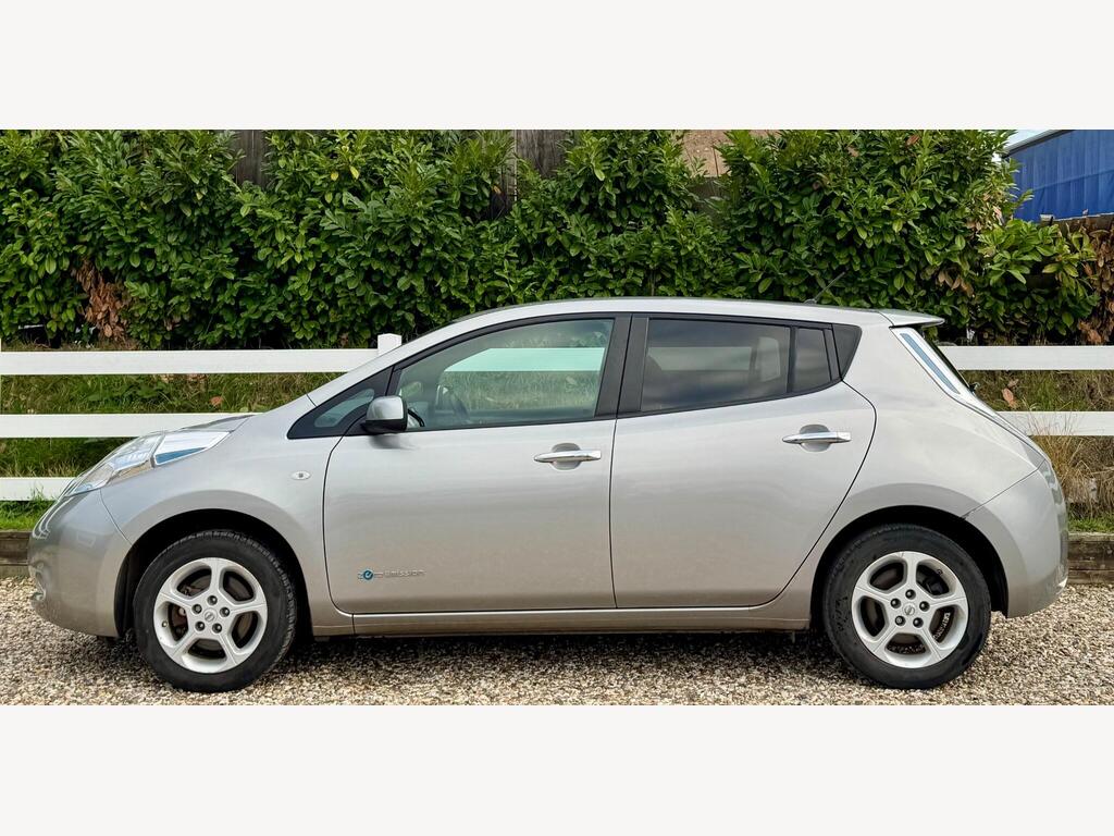 Nissan Leaf 24kWh Acenta Auto 5dr thumbnail 9