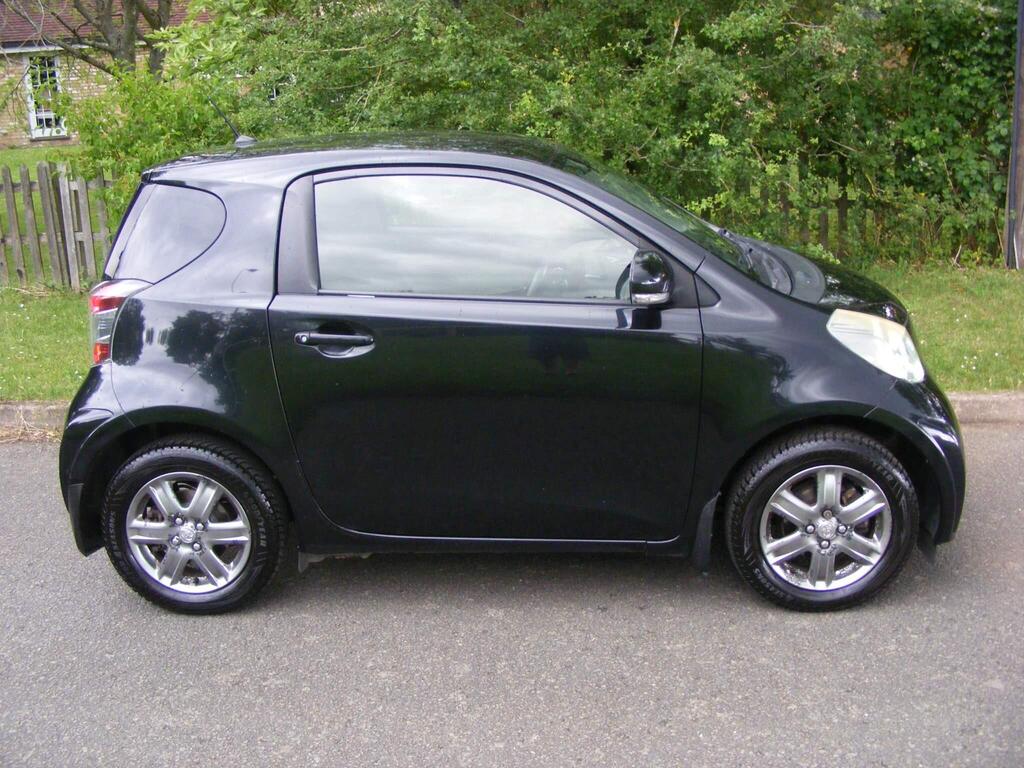 Toyota iQ