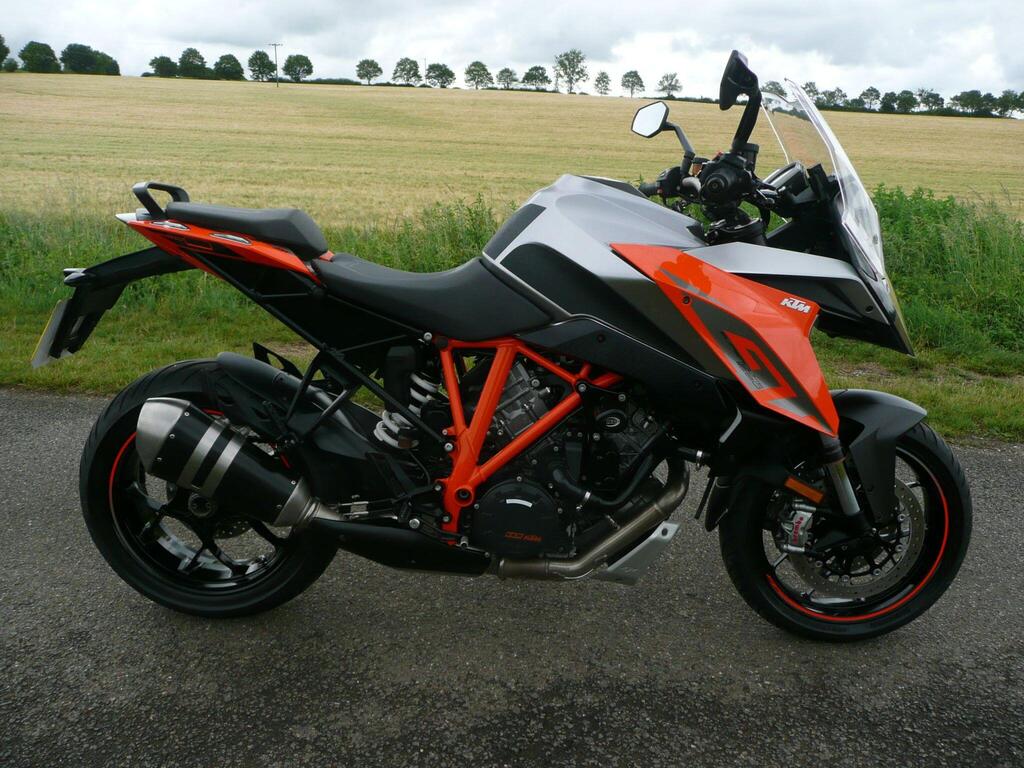 KTM 1290 Super Duke GT