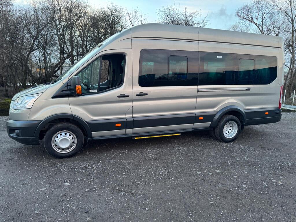 Ford Transit Minibus 2.2 TDCi 460 HDT Trend L4 H3 5dr (17 Seats)