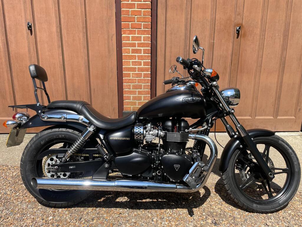 Triumph Speedmaster 865