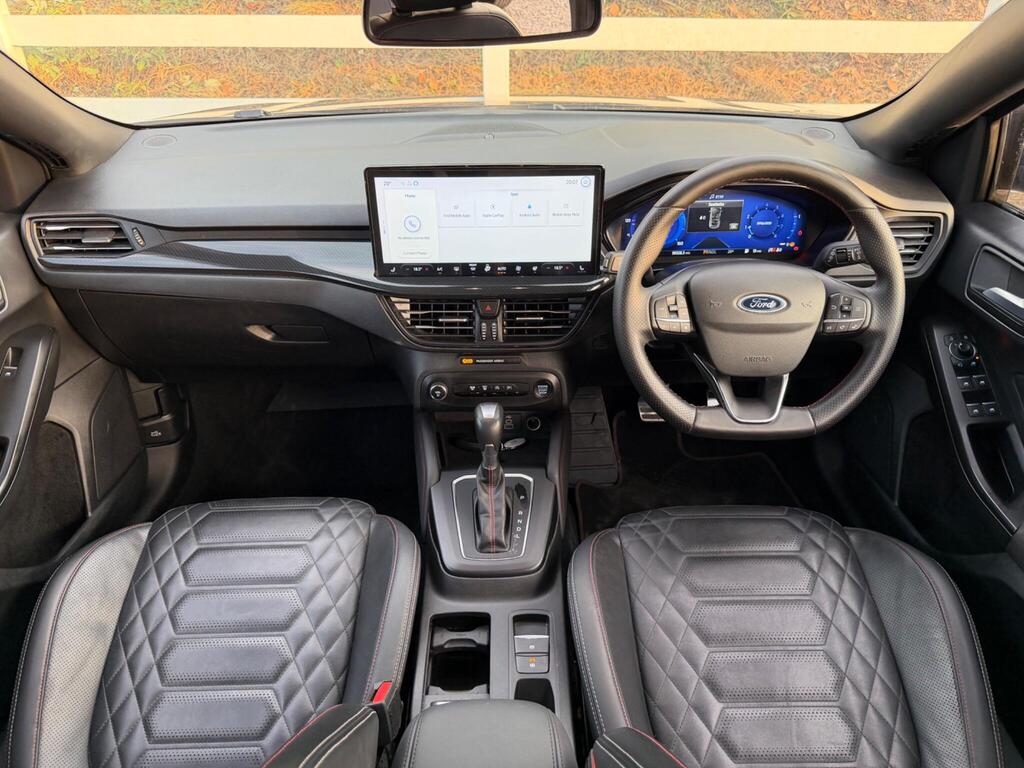 2024 Ford Focus thumbnail 2