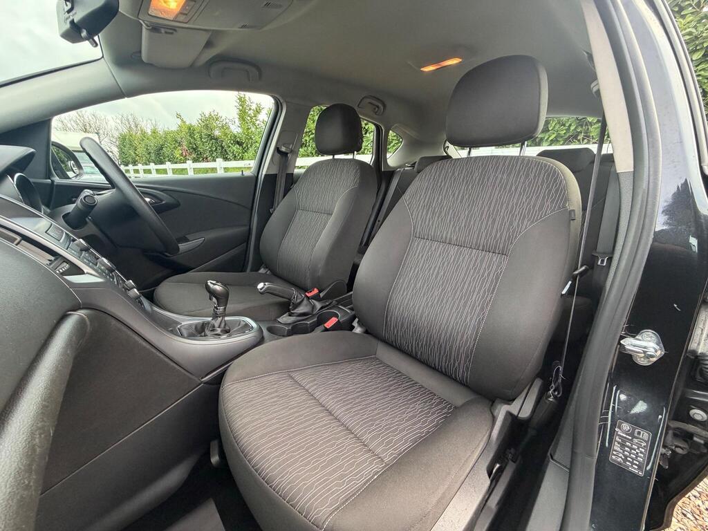 2015 Vauxhall Astra thumbnail 33