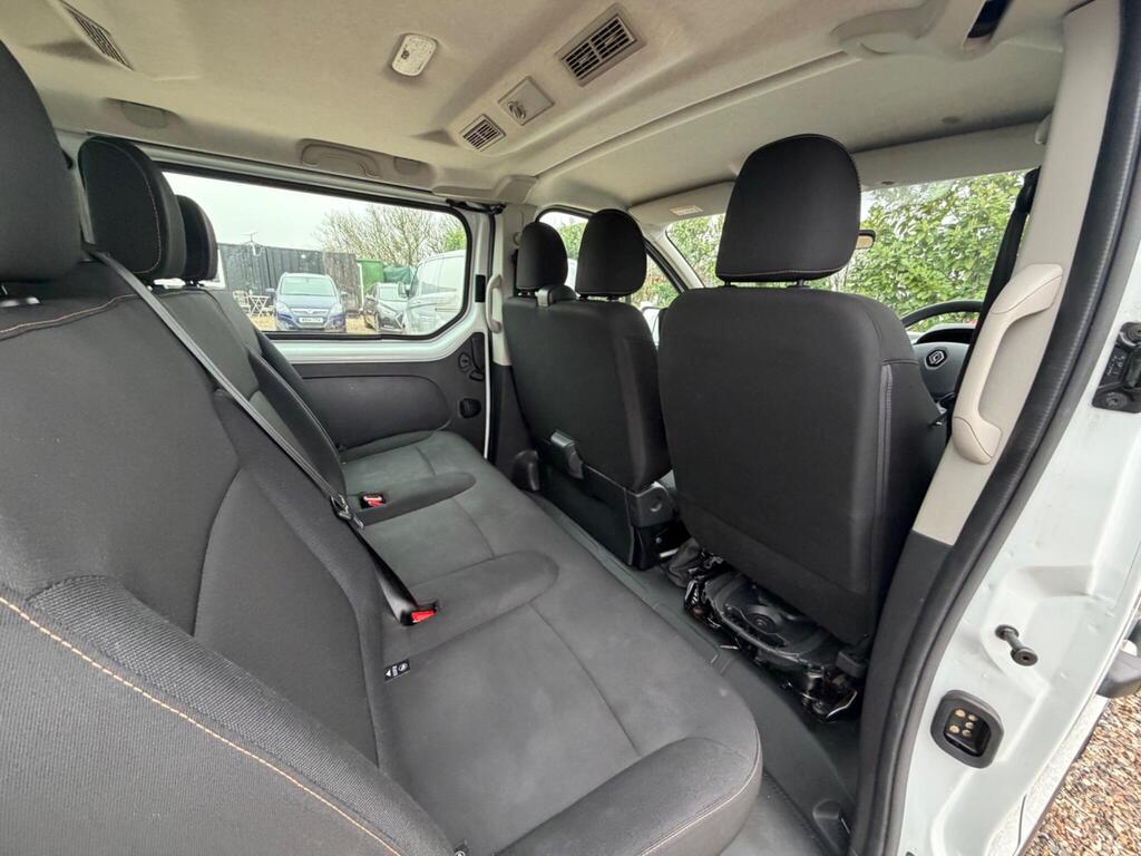 2019 Renault Trafic thumbnail 27