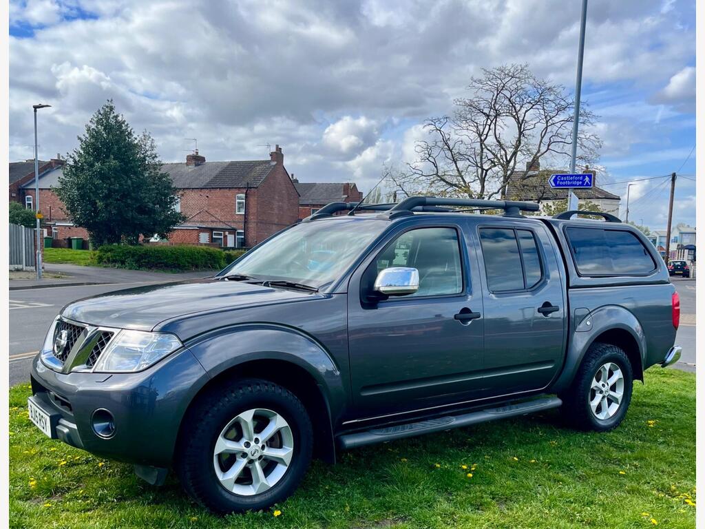 Nissan Navara Pickup 2.5 dCi Tekna Auto 4WD Euro 5 4dr