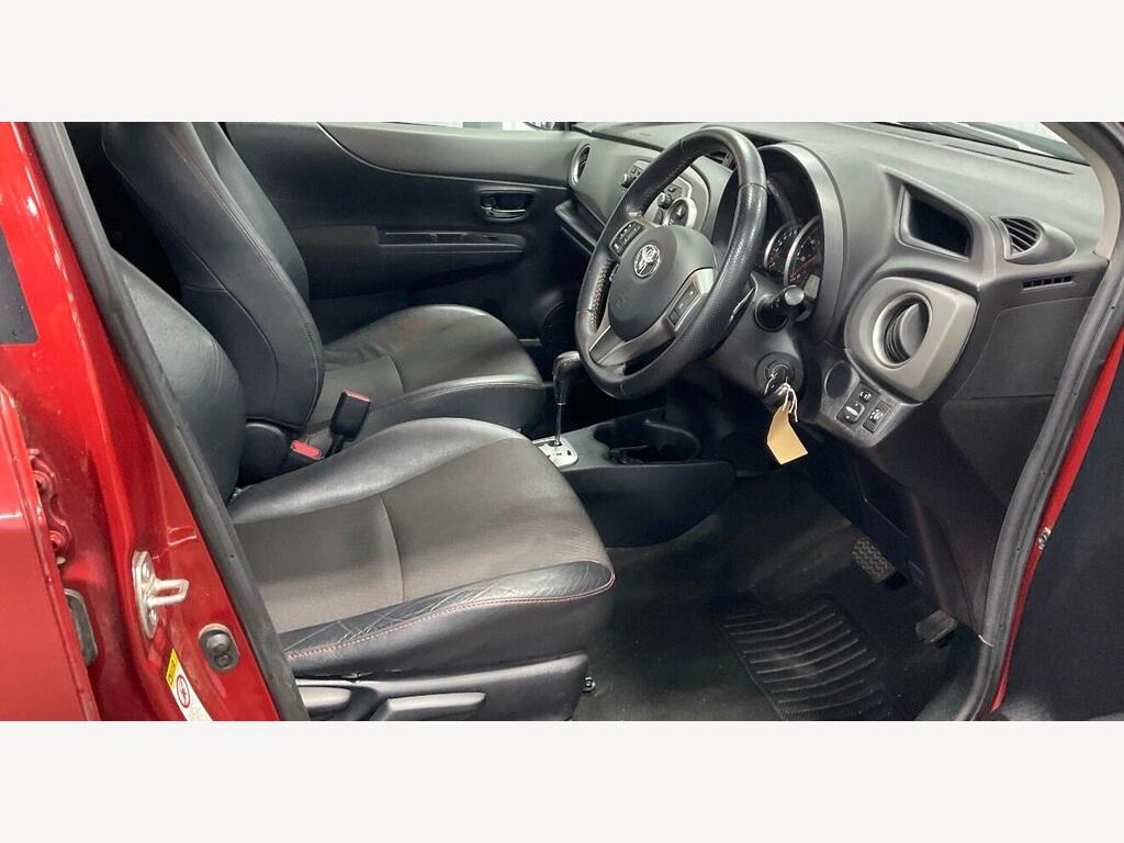2013 Toyota Yaris thumbnail 9