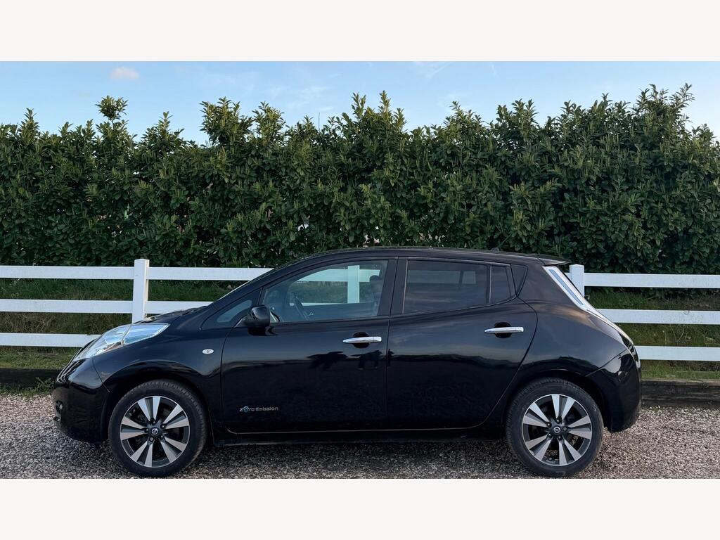 2015 Nissan Leaf thumbnail 9