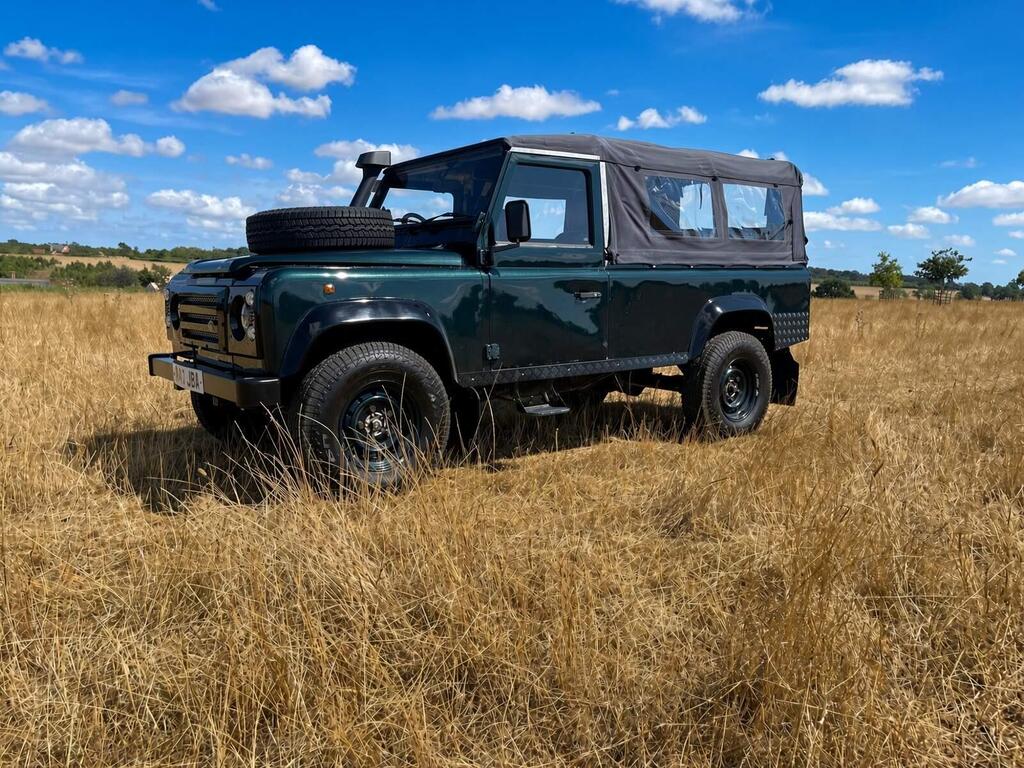 Land Rover Defender 110