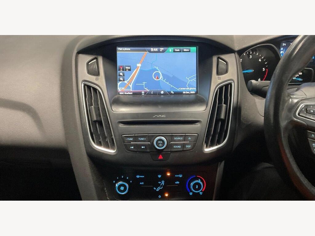 2015 Ford Focus thumbnail 8