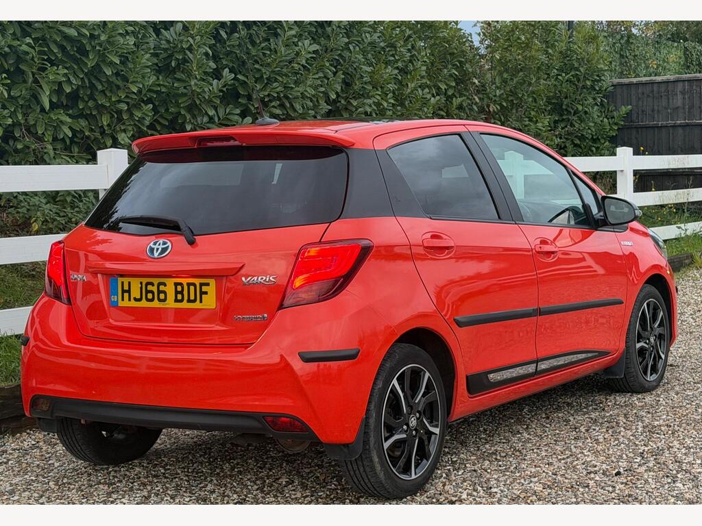 Toyota Yaris 1.5 VVT-h Orange Edition E-CVT Euro 6 5dr thumbnail 23