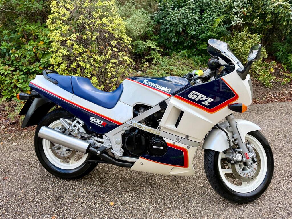 Kawasaki GPZ600 Sports Tourer 600 R