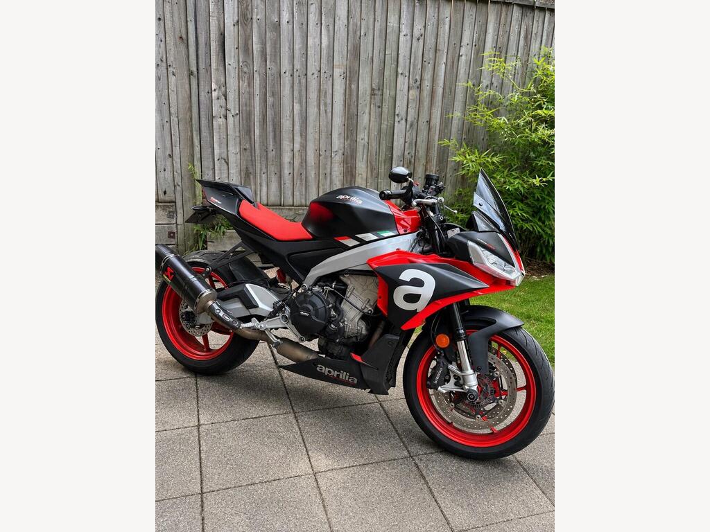 Aprilia Tuono 660