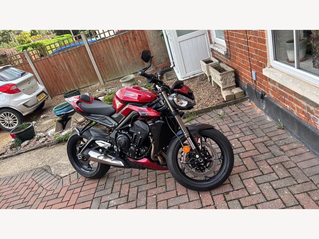 Triumph Street Triple 765