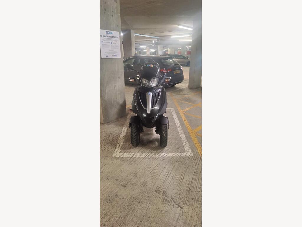 Piaggio MP3 300