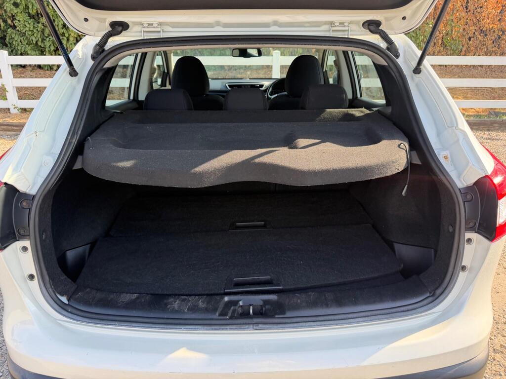 2014 Nissan Qashqai thumbnail 31