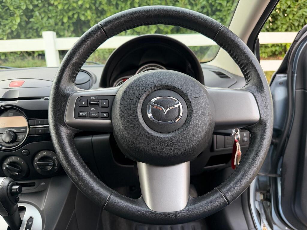 2012 Mazda Mazda2 thumbnail 27