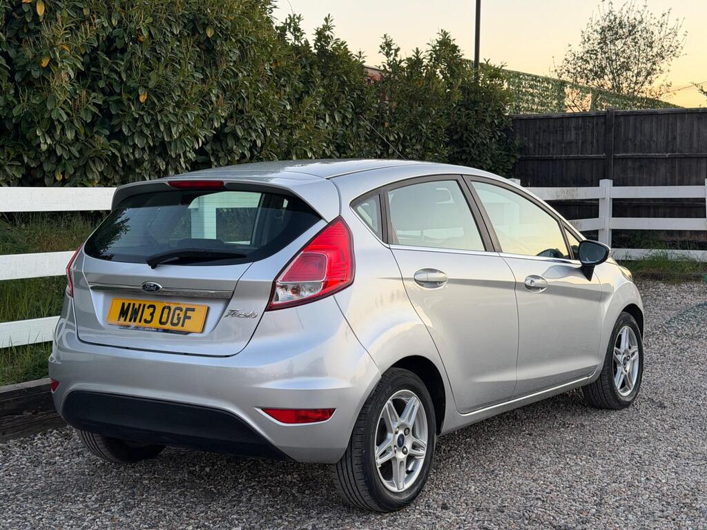 2013 Ford Fiesta thumbnail 14