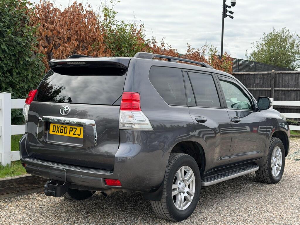 2010 Toyota Land Cruiser thumbnail 15