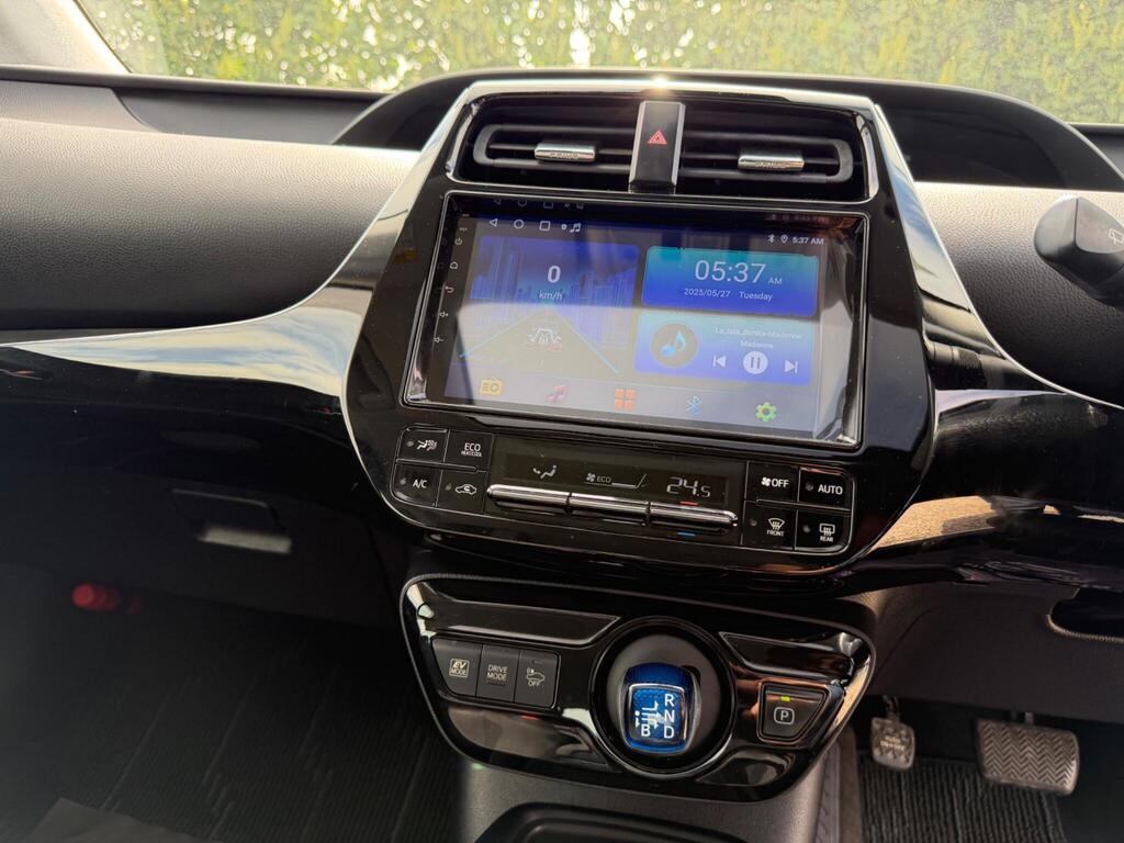 2019 Toyota Prius thumbnail 32