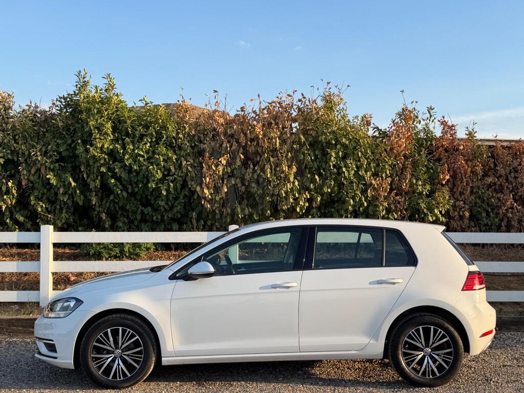 2018 Volkswagen Golf thumbnail 10