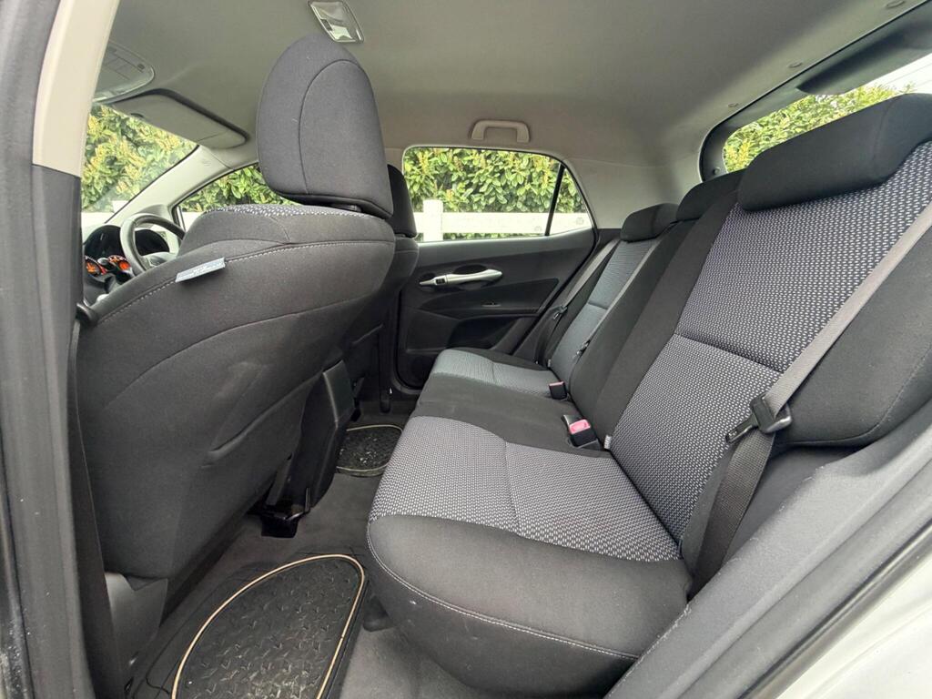 2010 Toyota Auris thumbnail 20