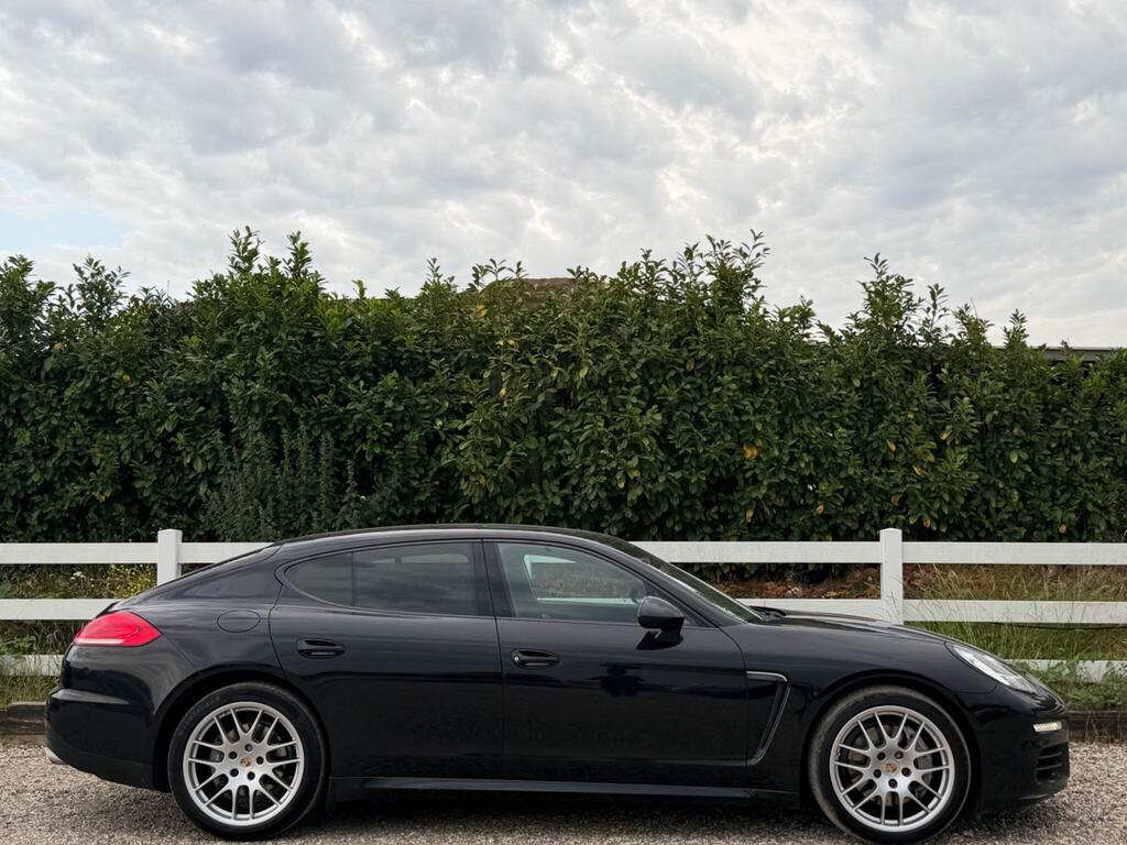 2015 Porsche Panamera thumbnail 12