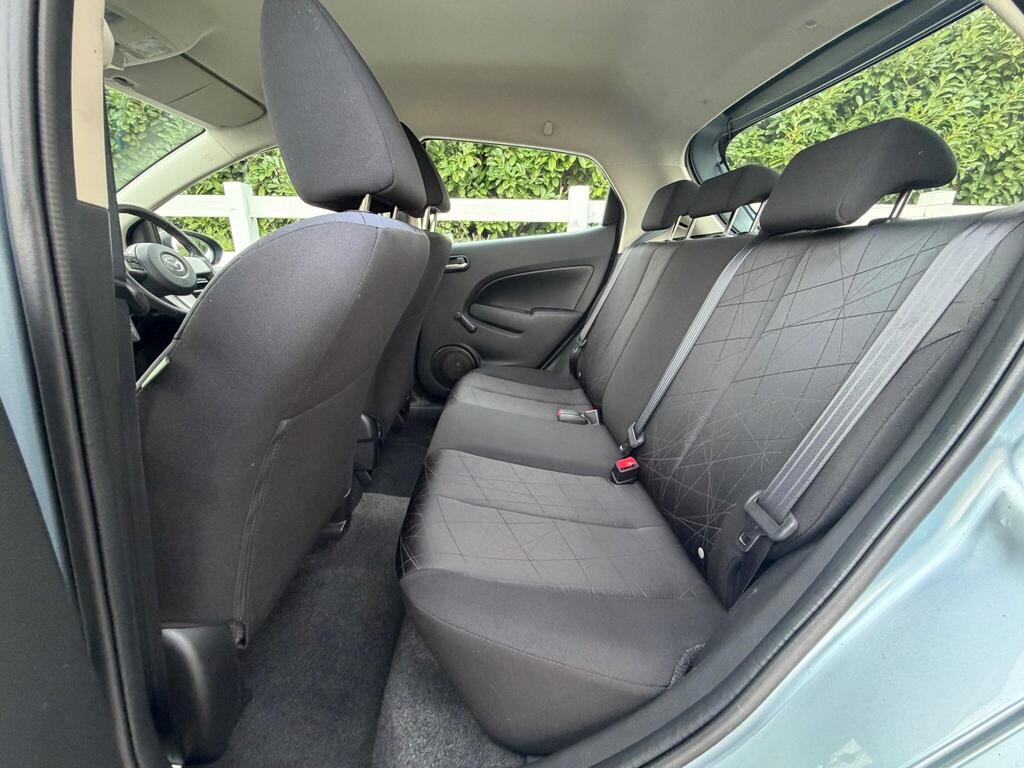 2012 Mazda Mazda2 thumbnail 19