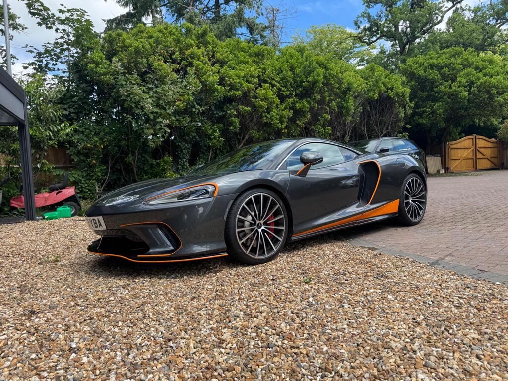 McLaren GT