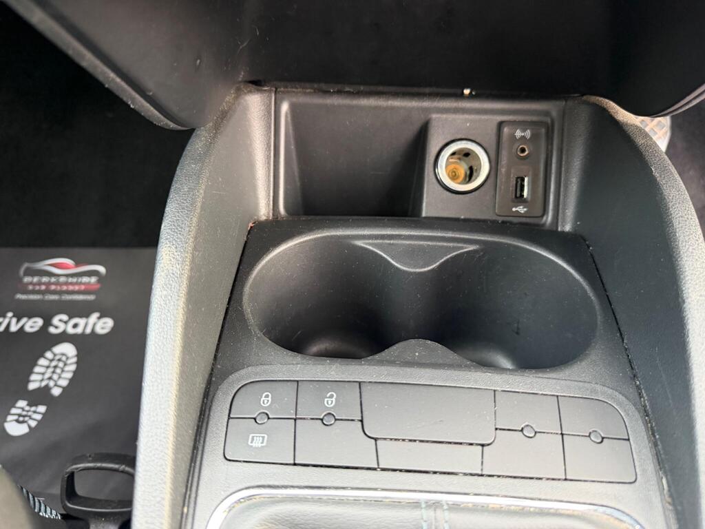 2016 SEAT Ibiza thumbnail 23