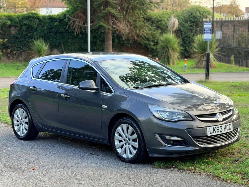Vauxhall Astra Hatchback 1.6 16v Elite Auto Euro 5 5dr