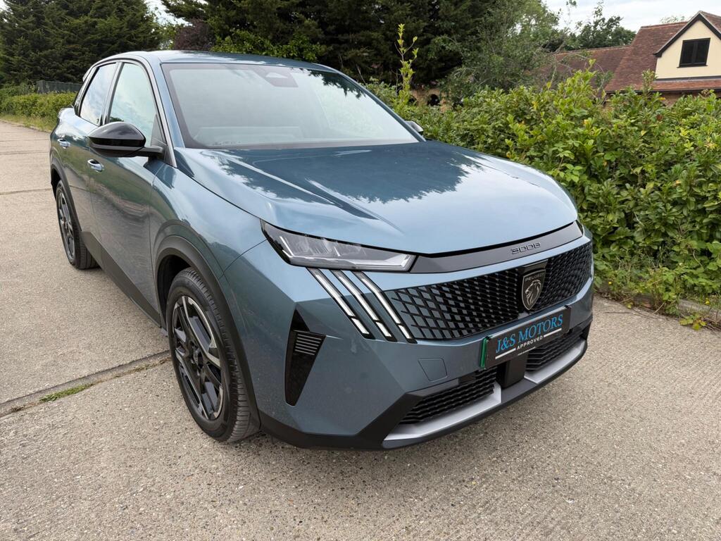 Peugeot E-3008