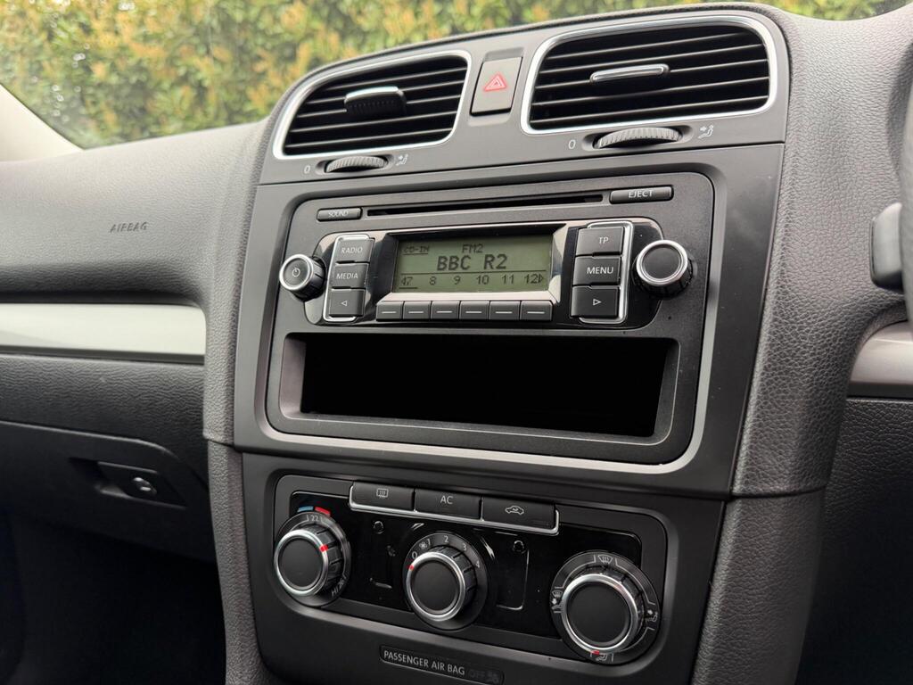 2009 Volkswagen Golf thumbnail 24