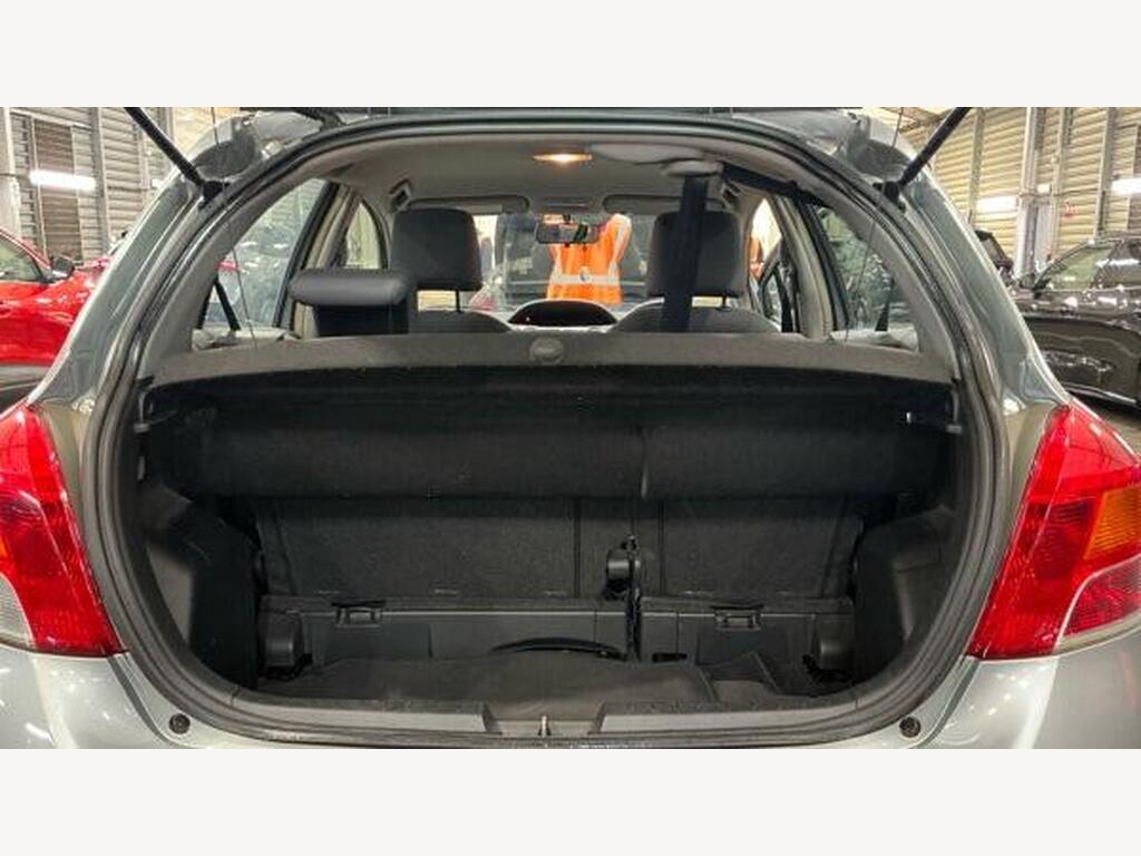 2009 Toyota Yaris thumbnail 12
