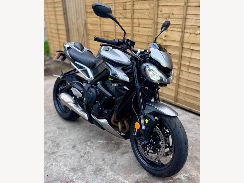 Triumph Street Triple 765