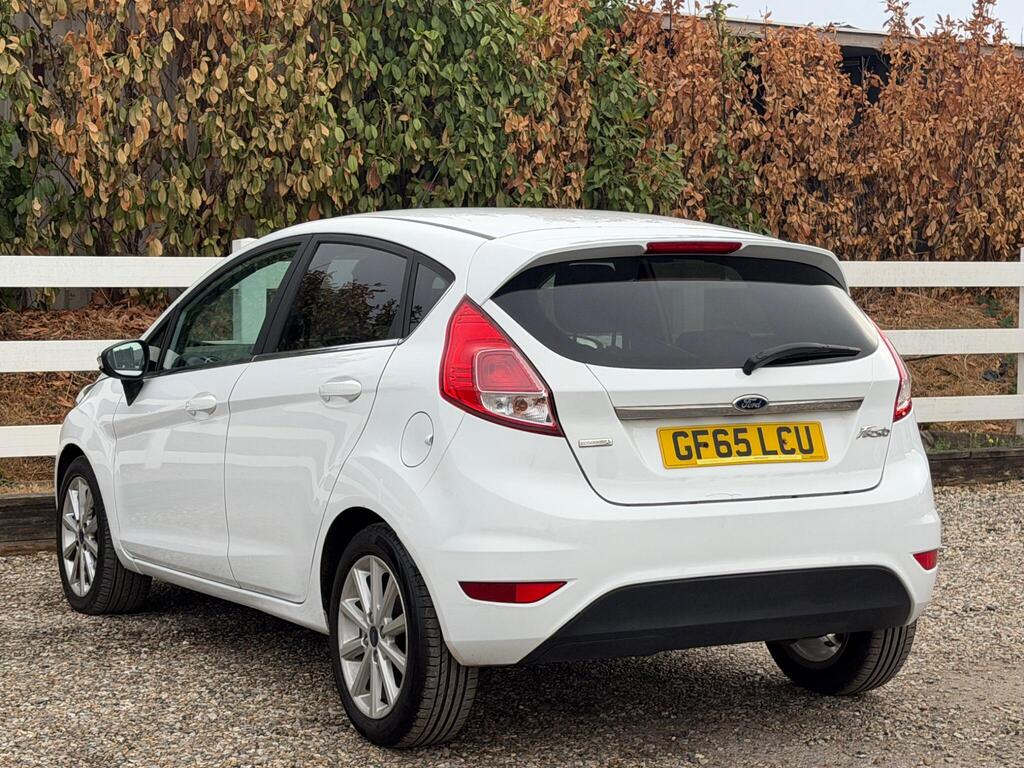 2015 Ford Fiesta thumbnail 7