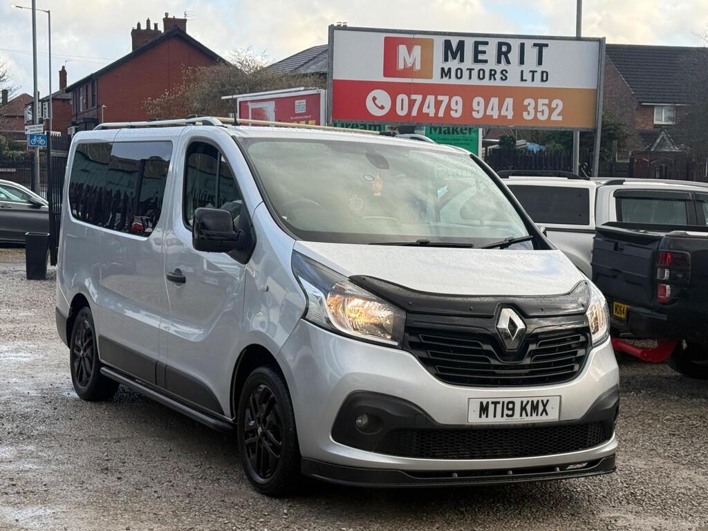 Renault Trafic Combi Van 1.6 dCi 27 Sport Nav Crew Van SWB Euro 6 6dr